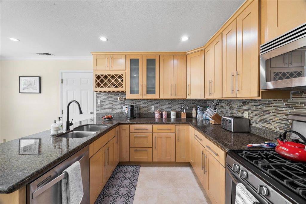 226 San Mateo Avenue Property Photo 11