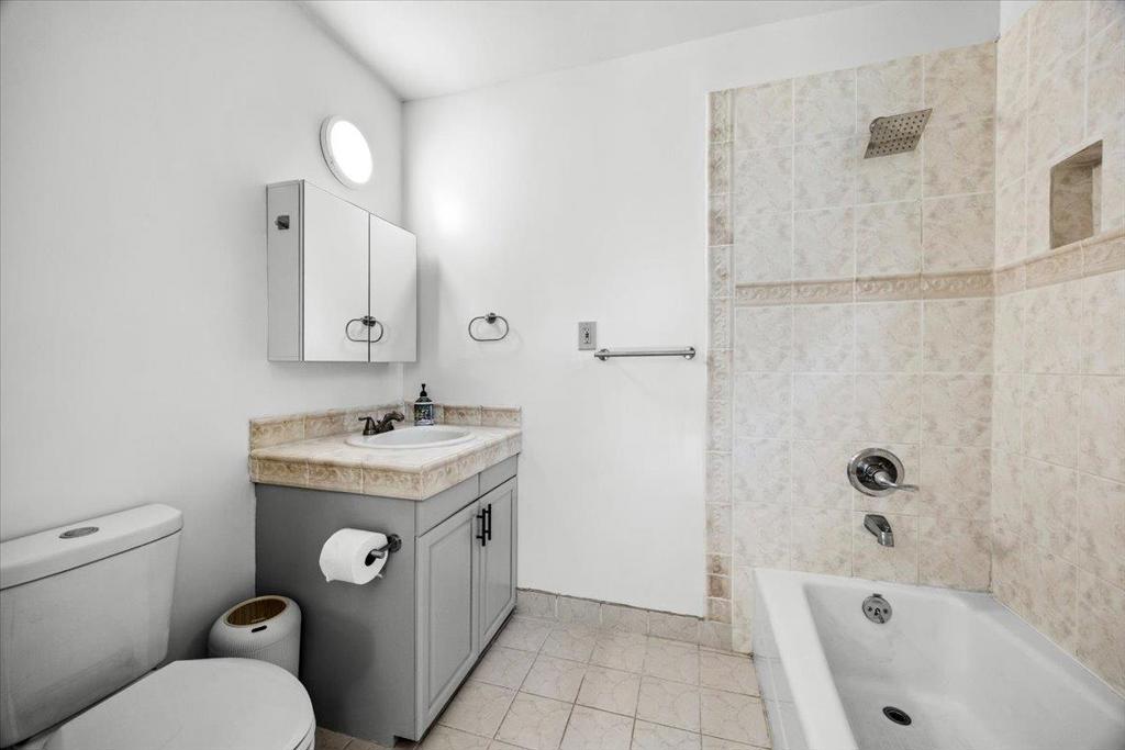226 San Mateo Avenue Property Photo 47