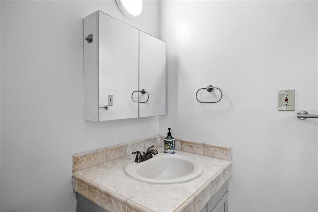 226 San Mateo Avenue Property Photo 49