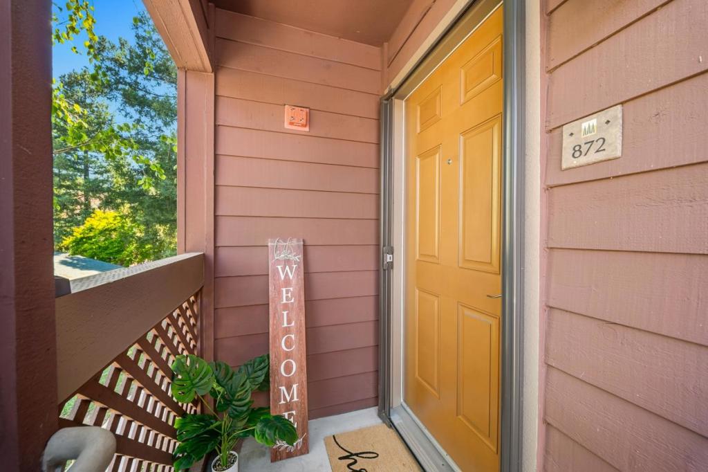 872 Catkin Court Property Photo 1