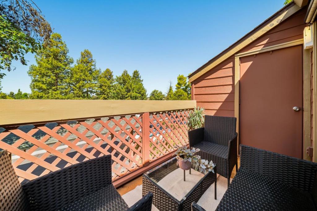 872 Catkin Court Property Photo 31