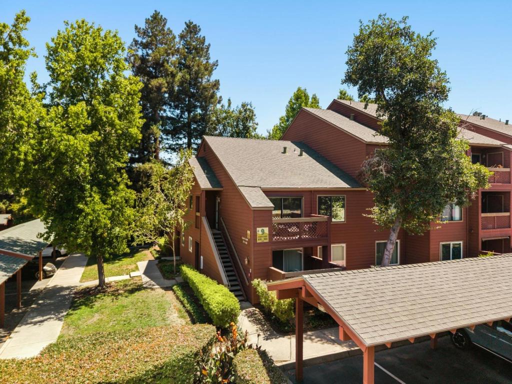 872 Catkin Court Property Photo 34
