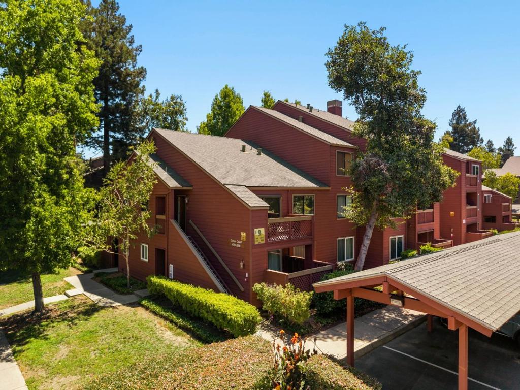 872 Catkin Court Property Photo 35