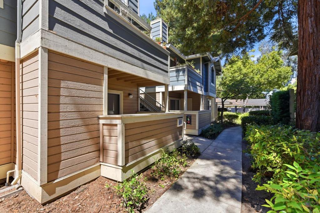 2695 Somerset Park Circle Property Photo 2