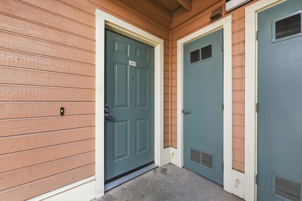 2695 Somerset Park Circle Property Photo 4