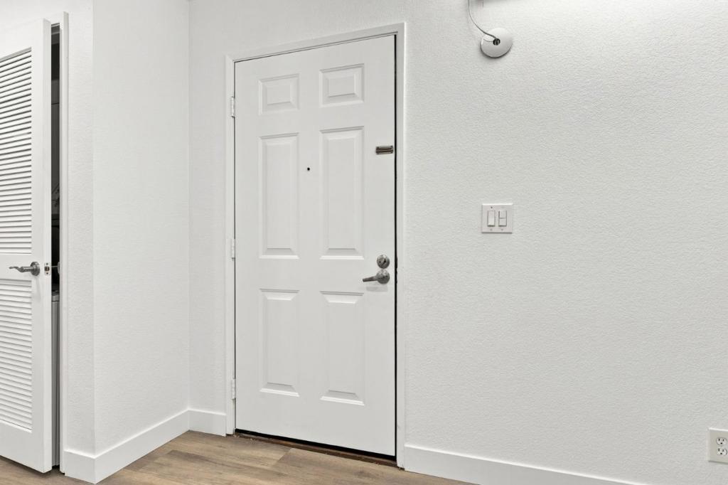 2695 Somerset Park Circle Property Photo 5
