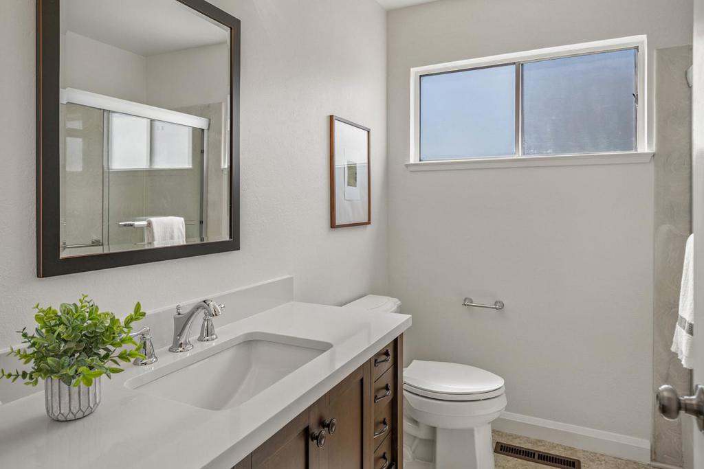 750 San Clemente Way Property Photo 18