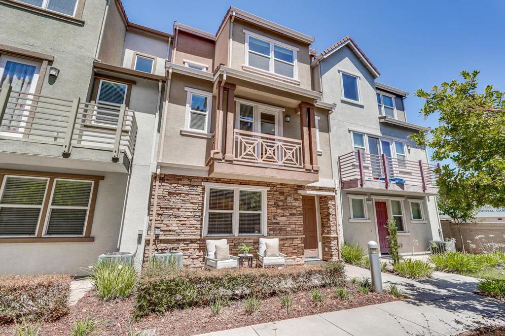 1256 Water Lily Way Property Photo 1