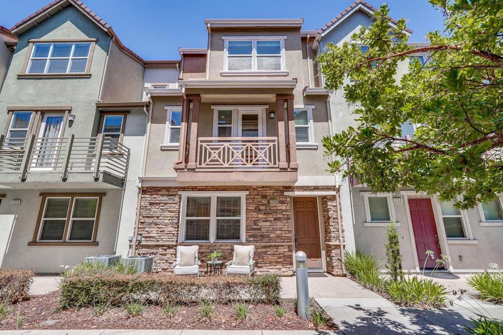 1256 Water Lily Way Property Photo 2