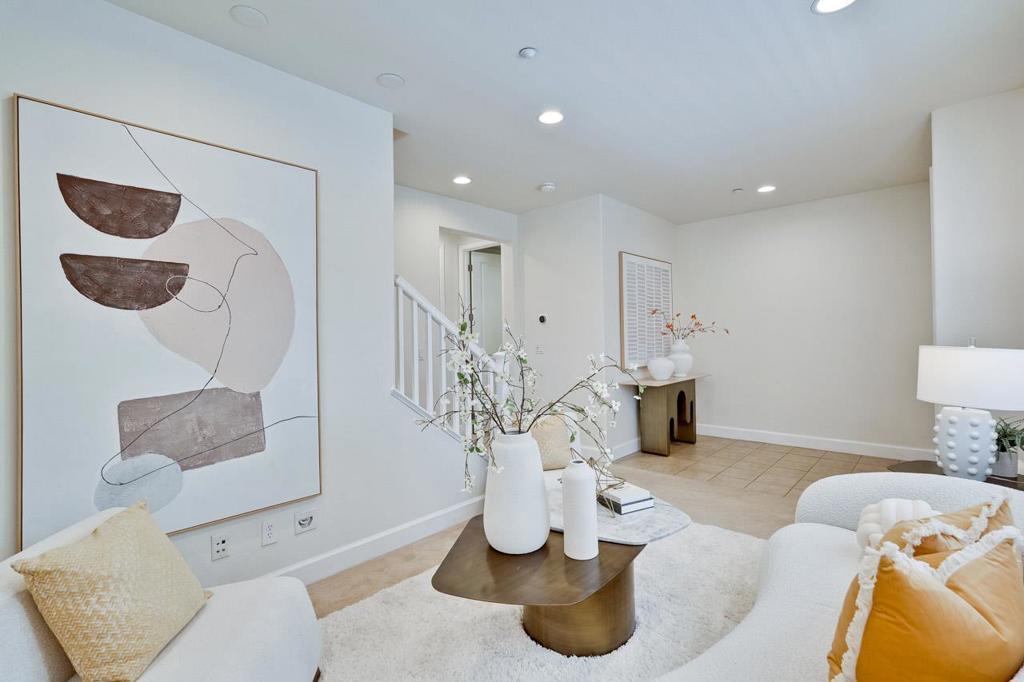 1256 Water Lily Way Property Photo 6