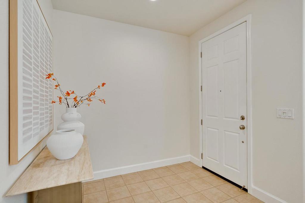 1256 Water Lily Way Property Photo 8