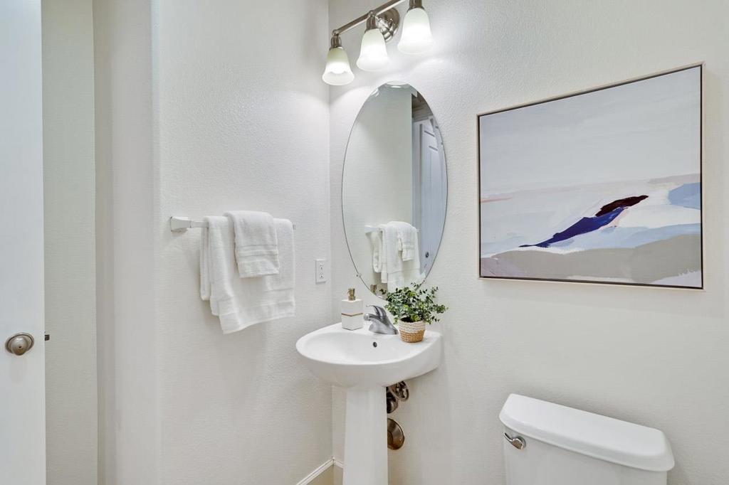 1256 Water Lily Way Property Photo 9