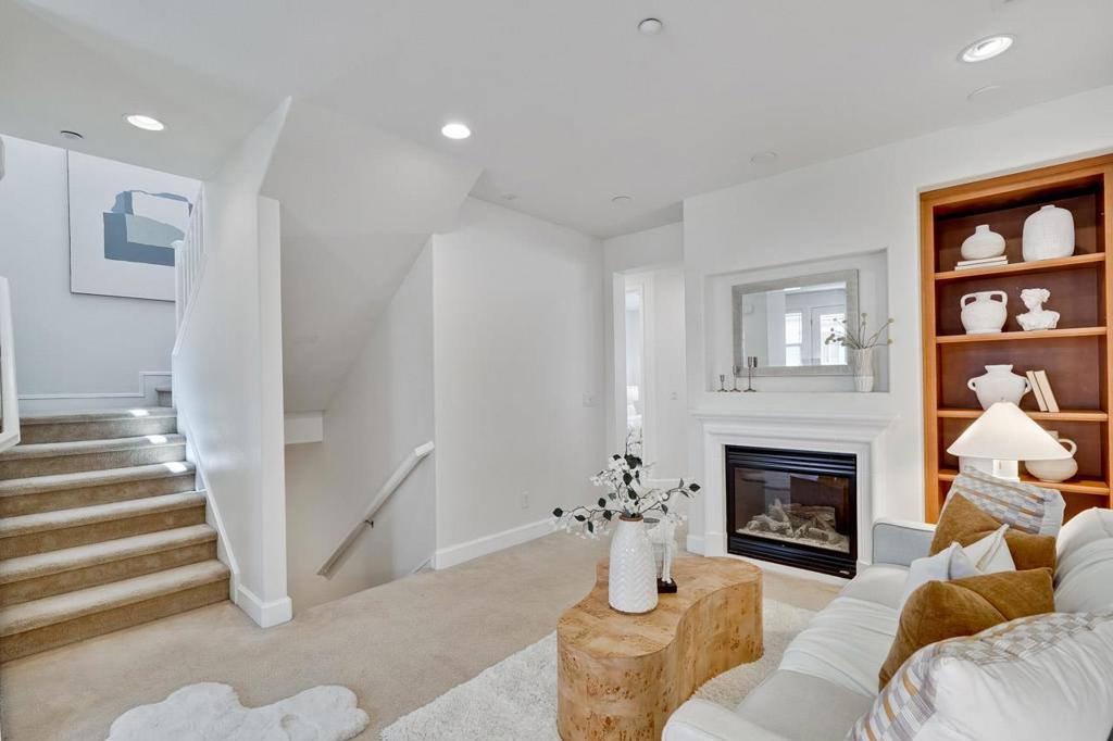 1256 Water Lily Way Property Photo 15