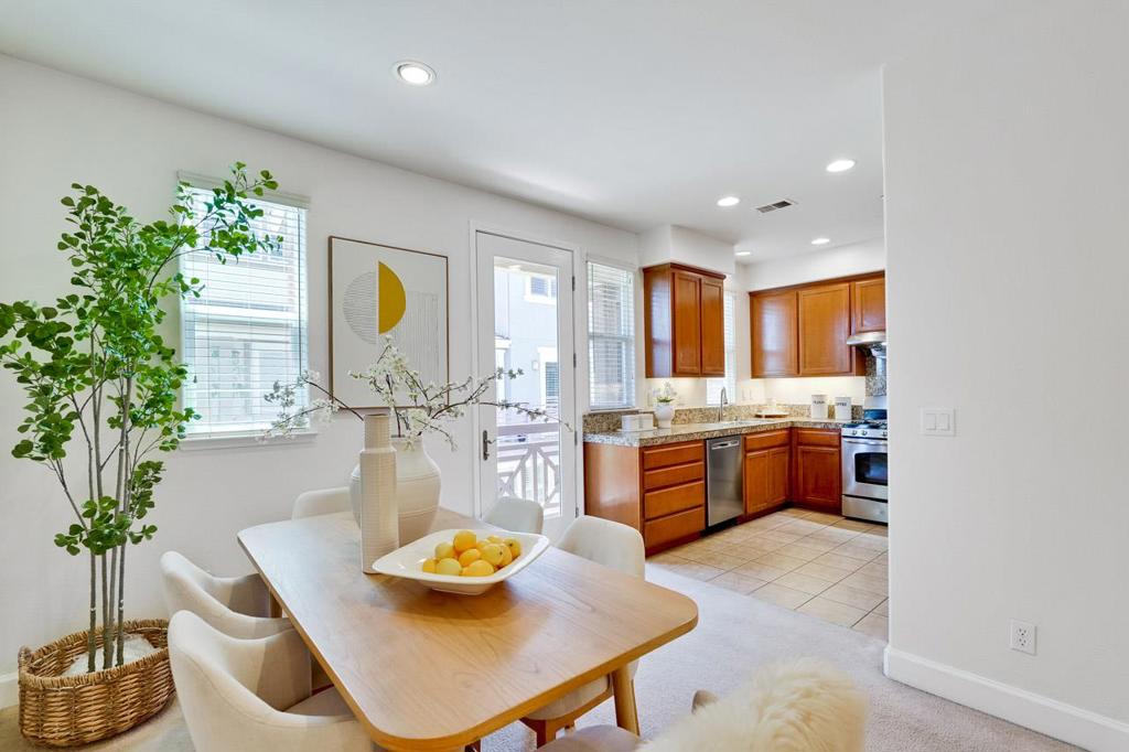 1256 Water Lily Way Property Photo 17