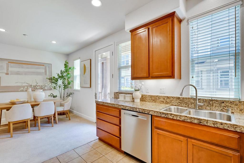1256 Water Lily Way Property Photo 22