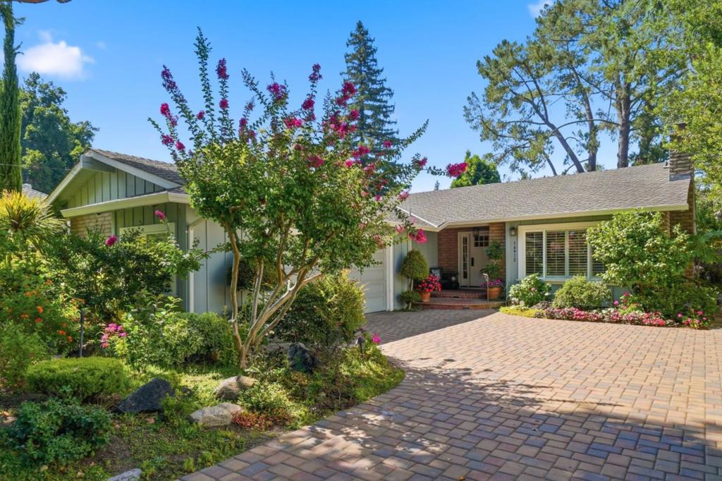 16912 Kennedy Road Property Photo