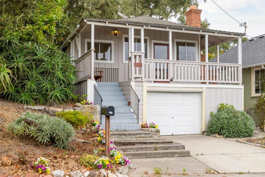 226 Walnut Street Property Photo 1