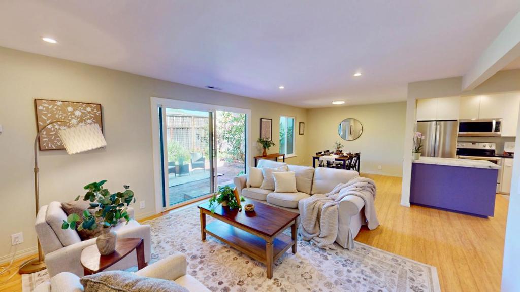 584 Spinnaker Court Property Photo 1