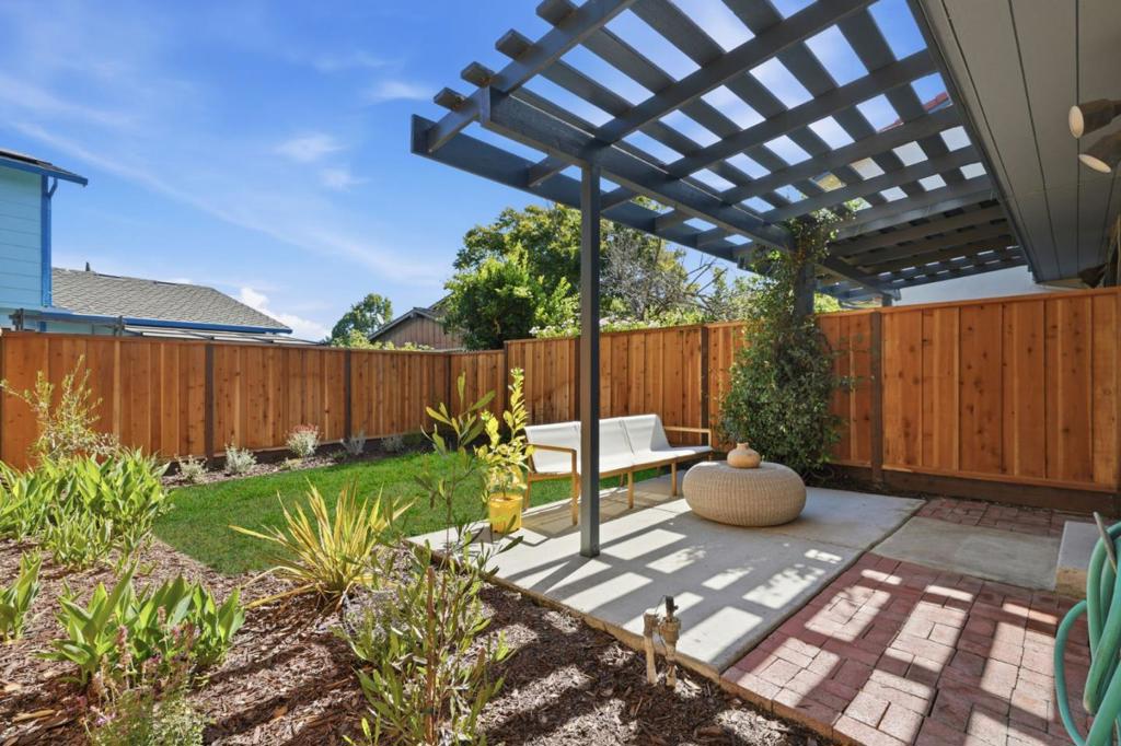 168 Granada Drive Property Photo 2