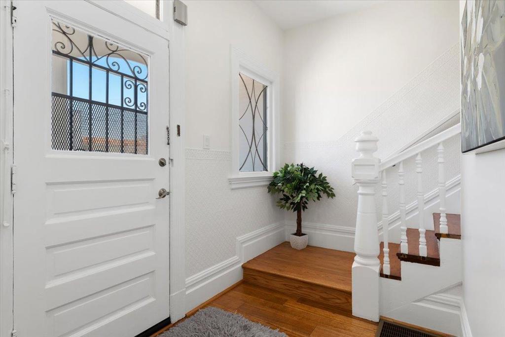 1737 Mckinnon Property Photo 3