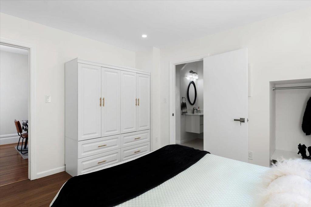 1737 Mckinnon Property Photo 12