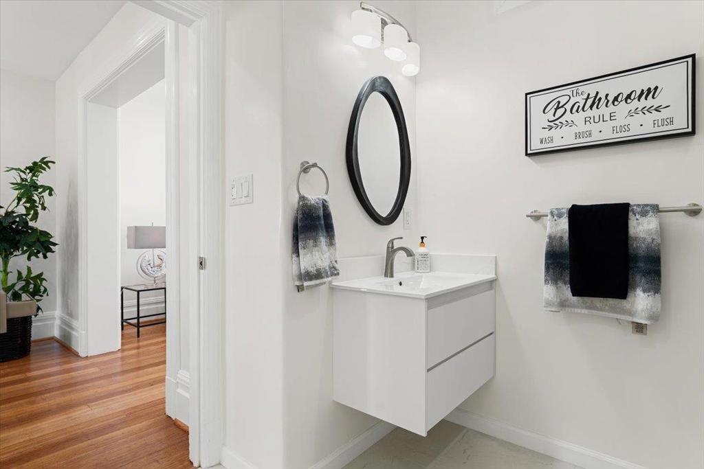 1737 Mckinnon Property Photo 13