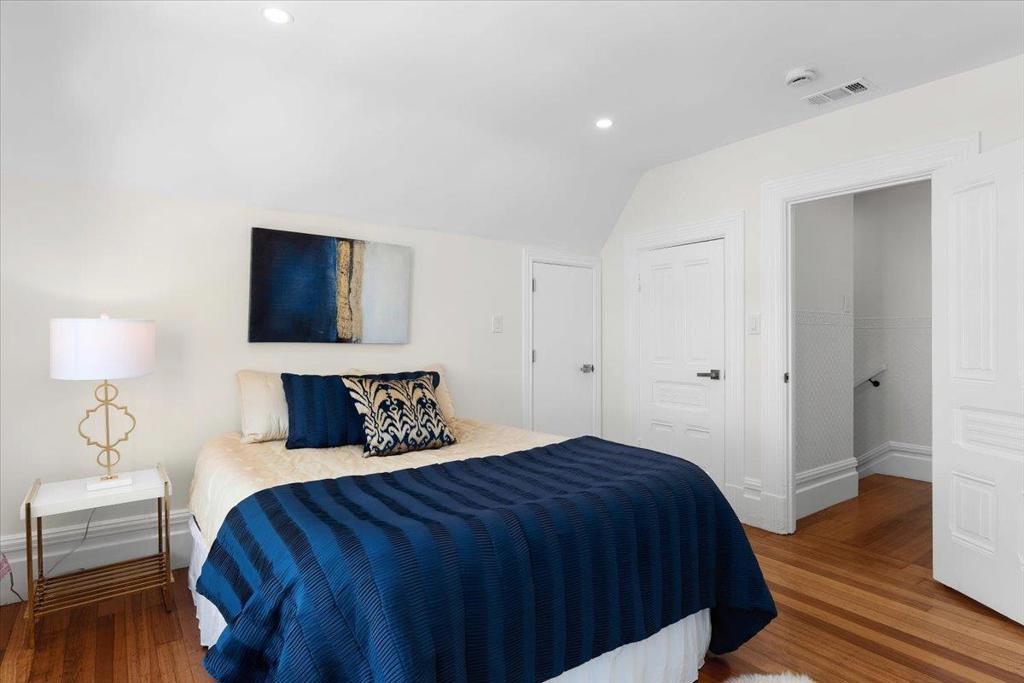 1737 Mckinnon Property Photo 23