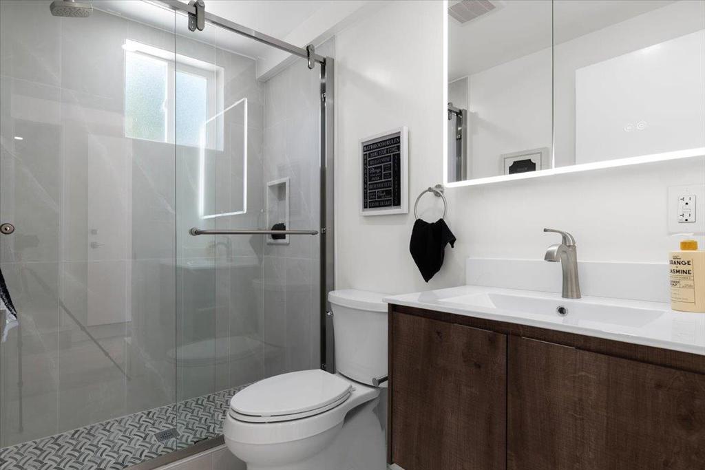 1737 Mckinnon Property Photo 32