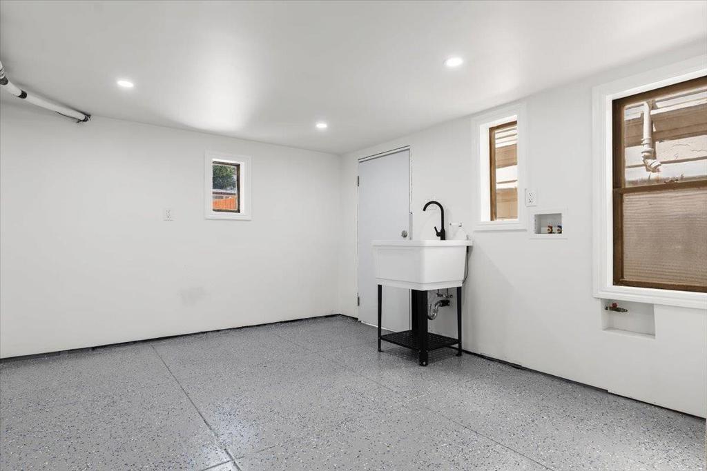1737 Mckinnon Property Photo 37