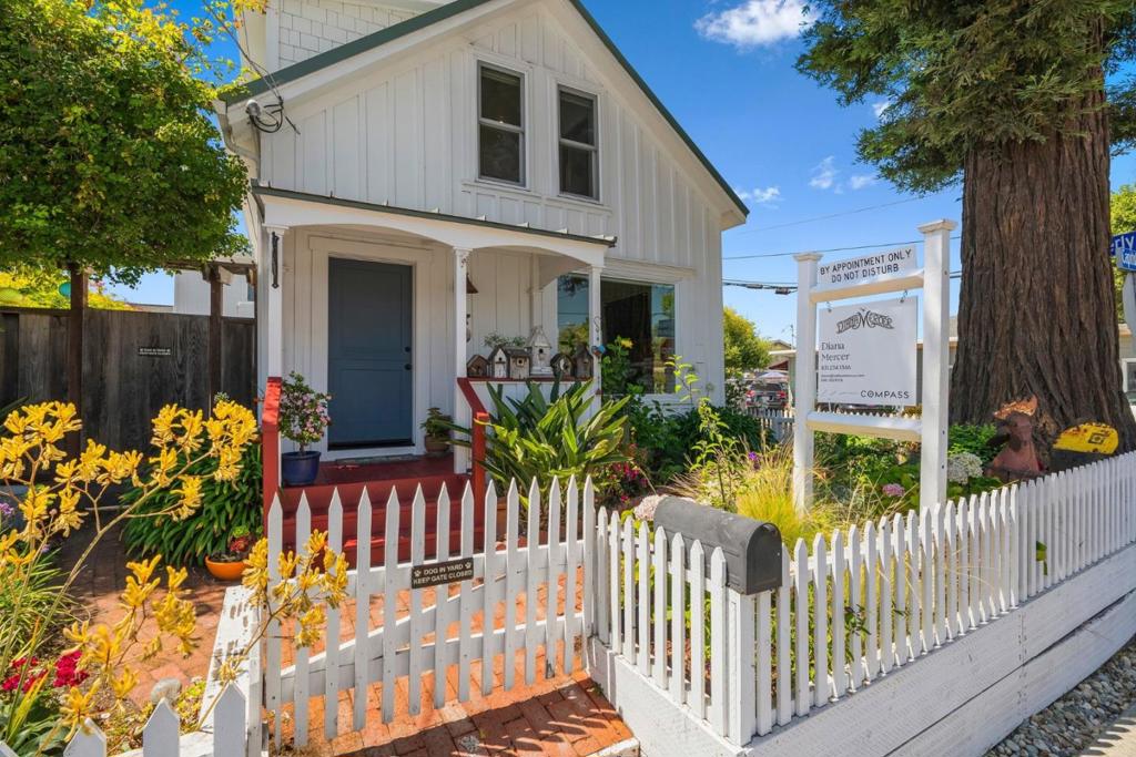 529 Capitola Avenue Property Photo 1