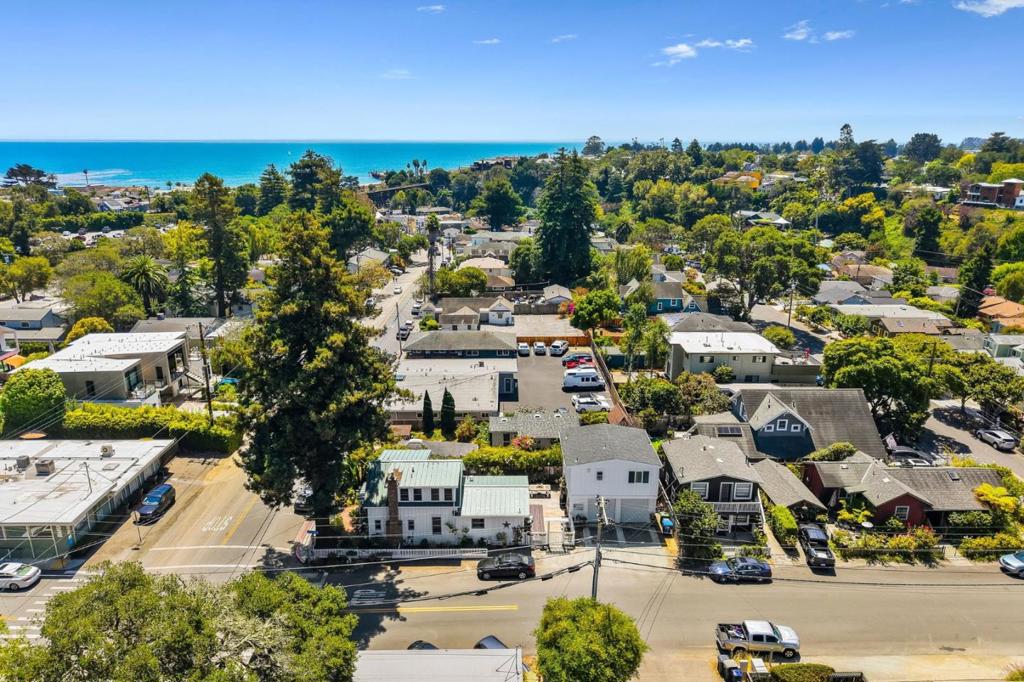 529 Capitola Avenue Property Photo 4