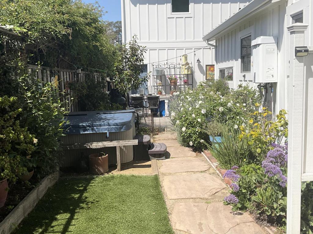 529 Capitola Avenue Property Photo 25
