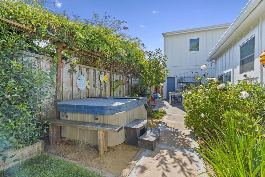 529 Capitola Avenue Property Photo 26
