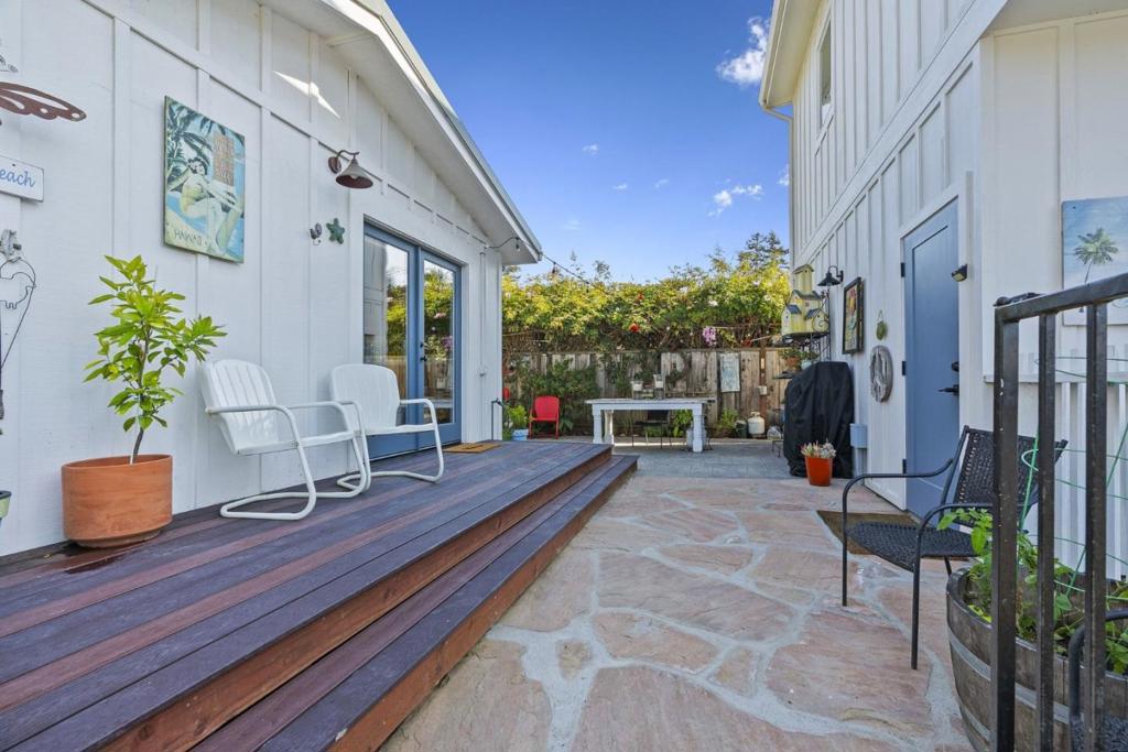 529 Capitola Avenue Property Photo 29