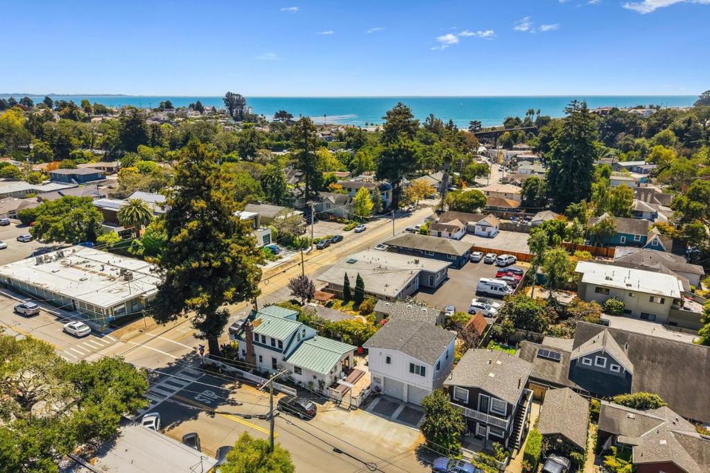 529 Capitola Avenue Property Photo 36