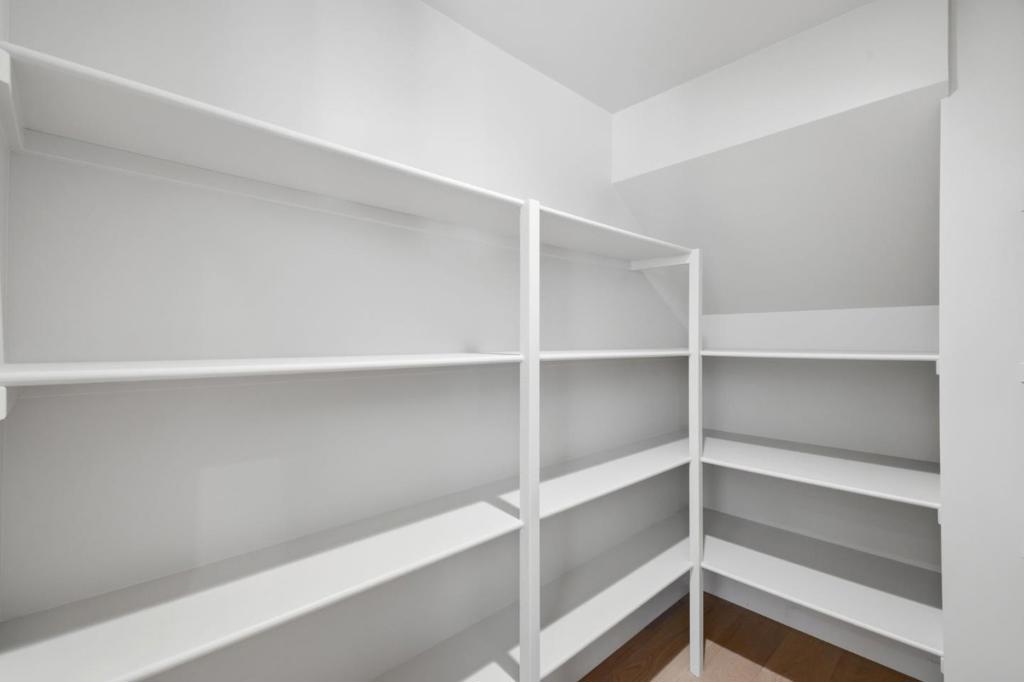 826 W Olive Avenue Property Photo 18
