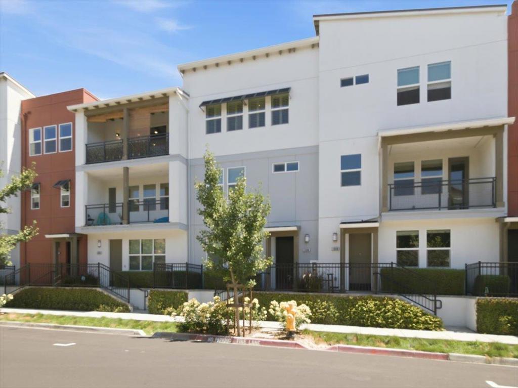 1506 Bond Street Property Photo 1