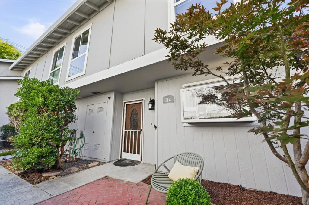 114 Granada Drive Property Photo 3