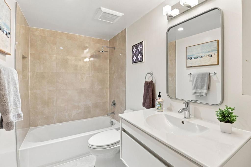 37 Weepingridge Court Property Photo 28