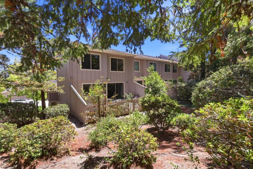 37 Weepingridge Court Property Photo 38