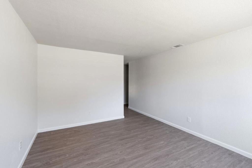 8711 Kelley Drive Property Photo 11