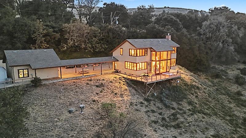 20421 Skyline Boulevard Property Photo 2