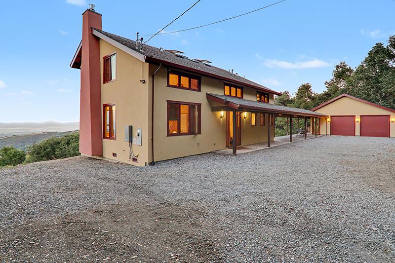 20421 Skyline Boulevard Property Photo 3