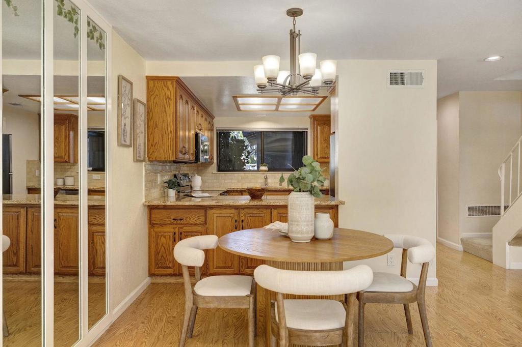 1396 Pinehurst Square Property Photo 12