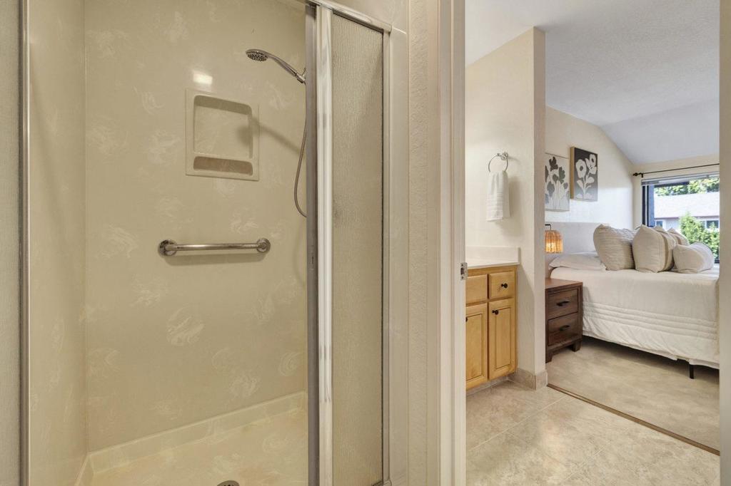 1396 Pinehurst Square Property Photo 25