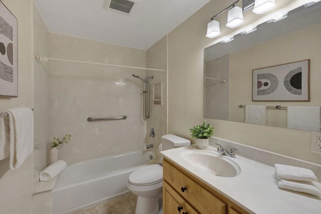 1396 Pinehurst Square Property Photo 28