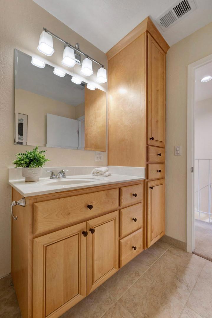 1396 Pinehurst Square Property Photo 29