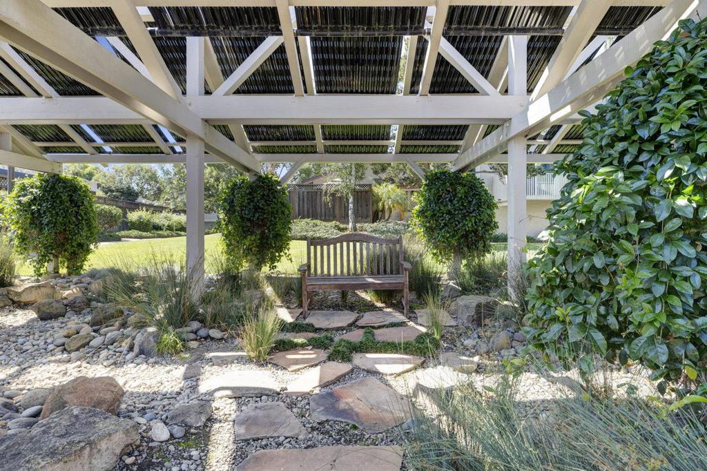 1396 Pinehurst Square Property Photo 35