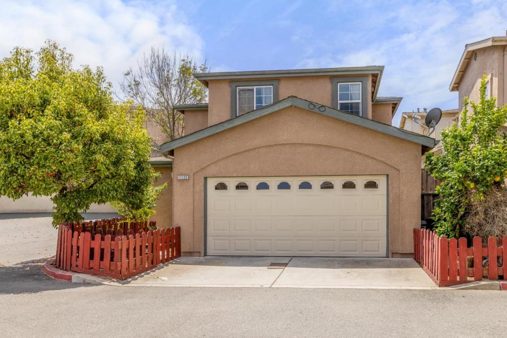 11120 Union Circle Property Photo 1