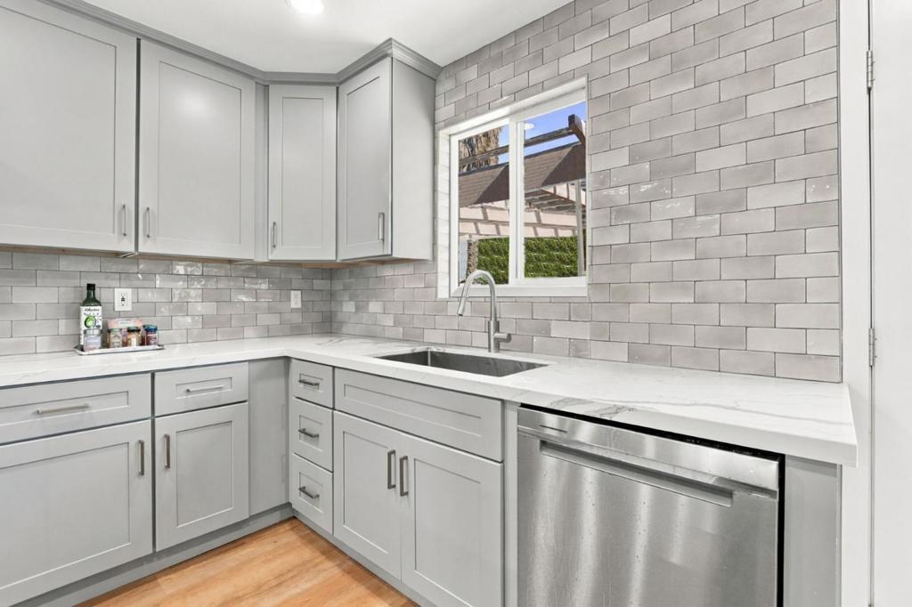 588 Borregas Avenue Property Photo 8